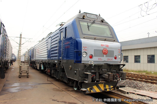 机车名称:和谐2b电力机车 hxd2b 车    号:0207 生产