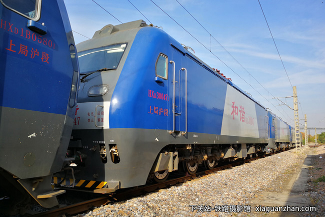 和谐3型电力机车hxd3