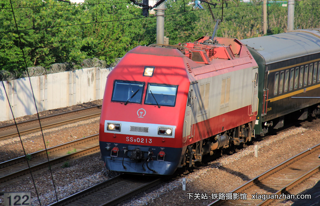 韶山9型电力机车 ss9