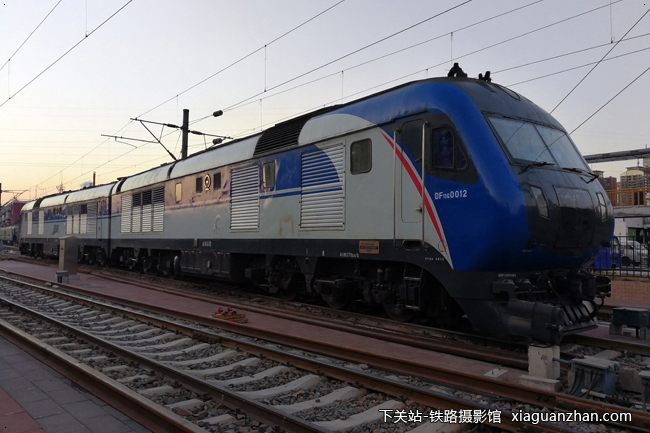 东风11g型内燃机车 df11g