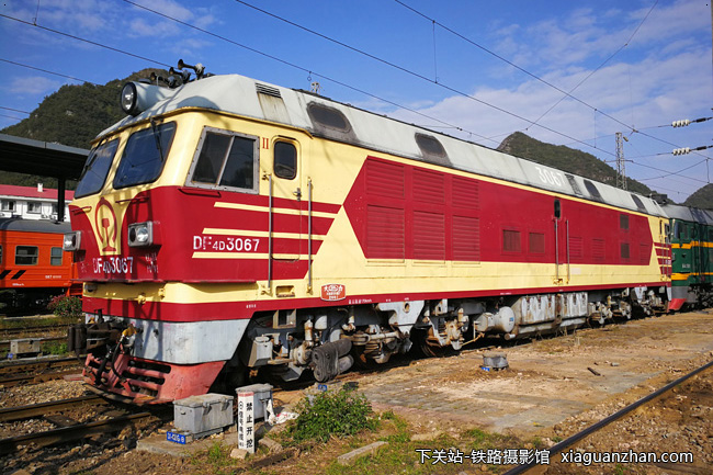 东风4d 3000系列 df4dk准高型内燃机车 df4d-3000 配