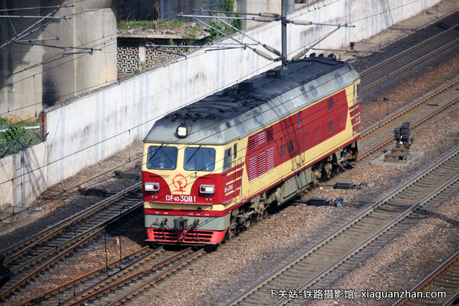 东风4d 3000系列 df4dk准高型内燃机车 df4d-3000 配