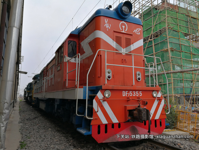 机车名称:东风7c型内燃机车 df7c 车&nbsp&nbsp&nbsp 号:5355 生产