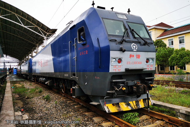 机车名称:和谐1b电力机车 hxd1b 车    号:0360 生产