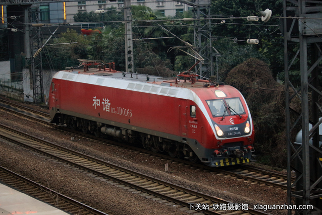和谐1d型电力机车 hxd1d