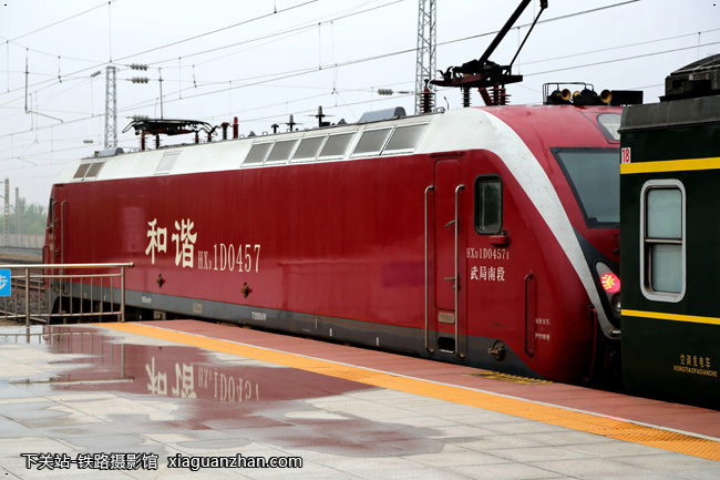 机车名称:和谐1d型电力机车 hxd1d 车    号:0457 生产