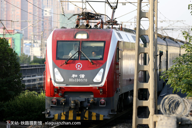 机车名称:和谐1d型电力机车 hxd1d 车    号:0570 生产
