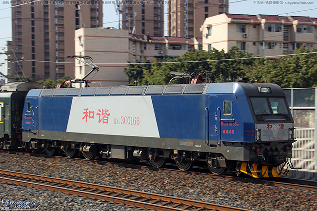 机车名称:和谐3c型电力机车 hxd3c 车    号:0166 生产厂商:大连 运行