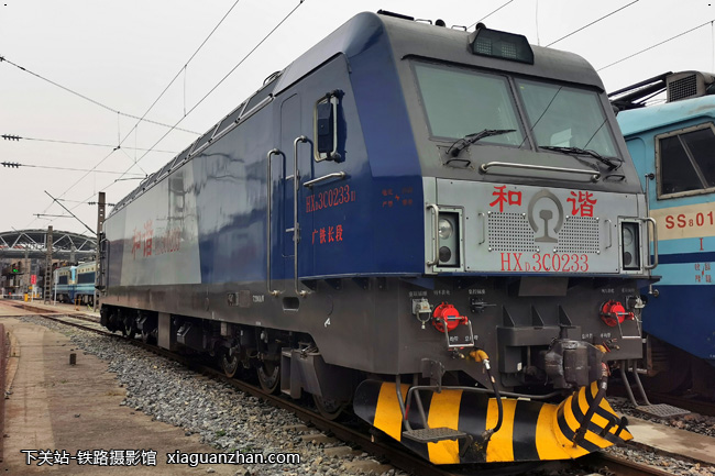 机车名称:和谐3c型电力机车 hxd3c 车    号:0233 生产