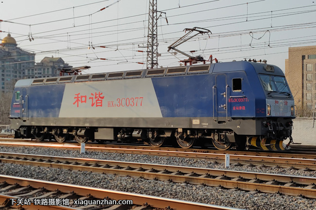 机车名称:和谐3c型电力机车 hxd3c 车 号:0377 生产厂商:大连 运行