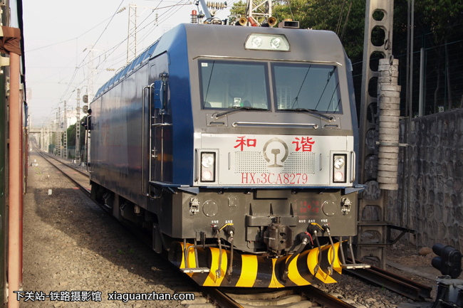 机车名称:和谐3ca电力机车 hxd3ca 车    号:8279 生产