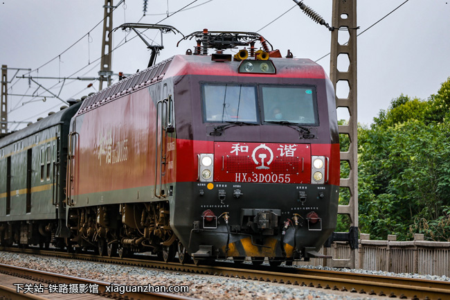 机车名称:和谐3d型电力机车 hxd3d车    号:0055生产厂商:大连运行