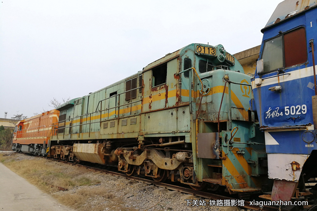 机车名称:直流电力传动5型内燃机车 nd5 车    号:0113
