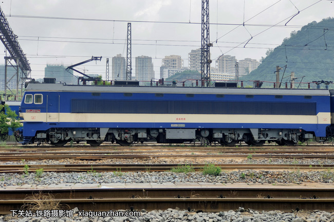 机车名称:韶山3b型电力机车 ss3b车    号:6014生产厂商:大同运行