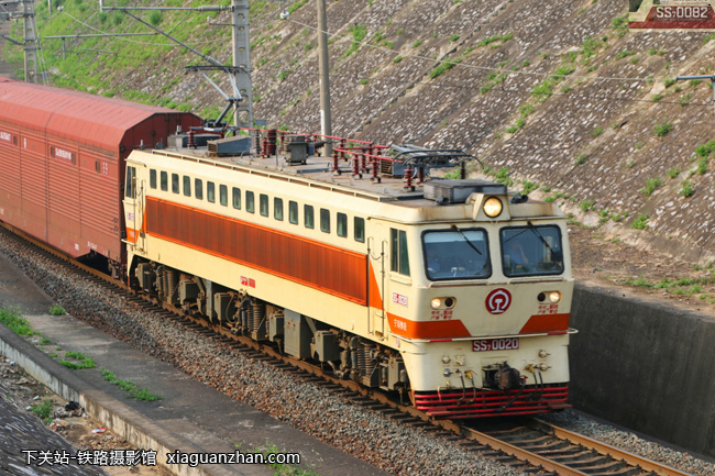 韶山7型电力机车ss7