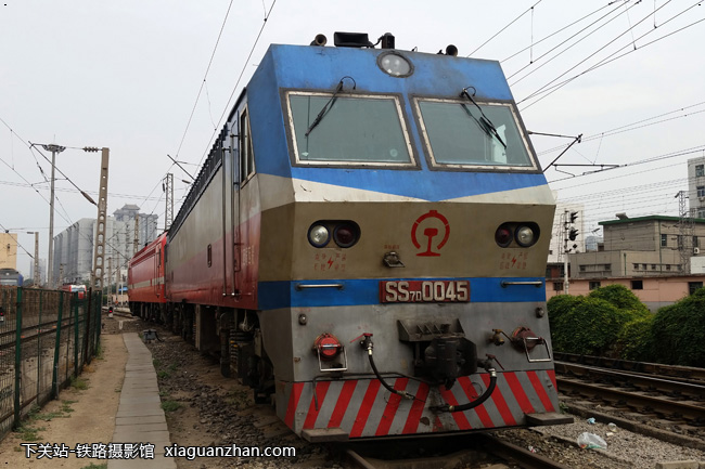 机车名称:韶山7d型电力机车 ss7d 车    号:0045 生产