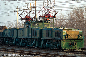 37E-1-1525 (¶)