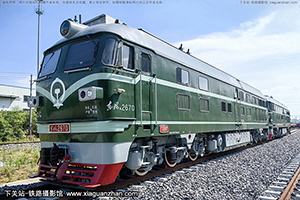 4-2670 DF4-2670 ľ