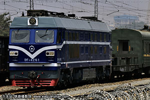 4C-4261 DF4C-4261 þ