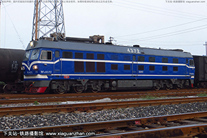 4C-4372 DF4C-4372 þ
