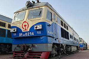 4D-0214 DF4D-0214 ּ