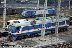 8B-5790 DF8B-5790 ú