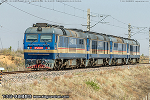 8B-5823 DF8B-5823 ľ