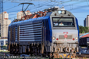 г2B-0261 HXD2B-0261 ƶ