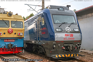 г3-0890 HXD3-0890 þ