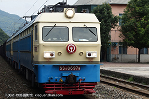 ��ɽ4-0697 SS4-0697 �����¶�