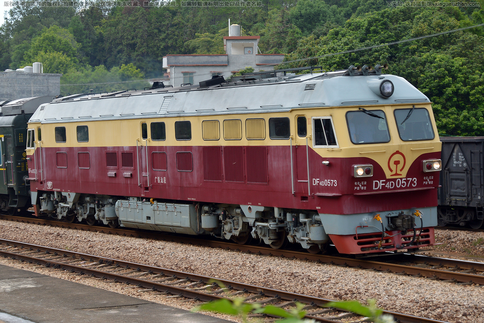 ����4D-0573 DF4D-0573 �����Ƕ�