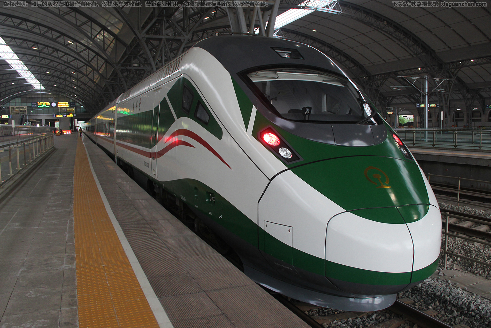 CR200型动车组 FXD1-J0282 武局 CR200型动车组 FXD1-J0282 武局