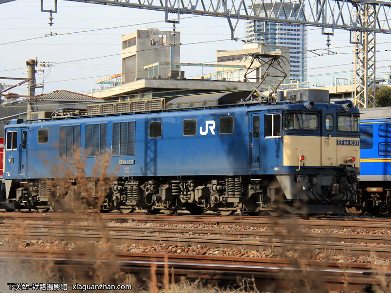 EF64-1037