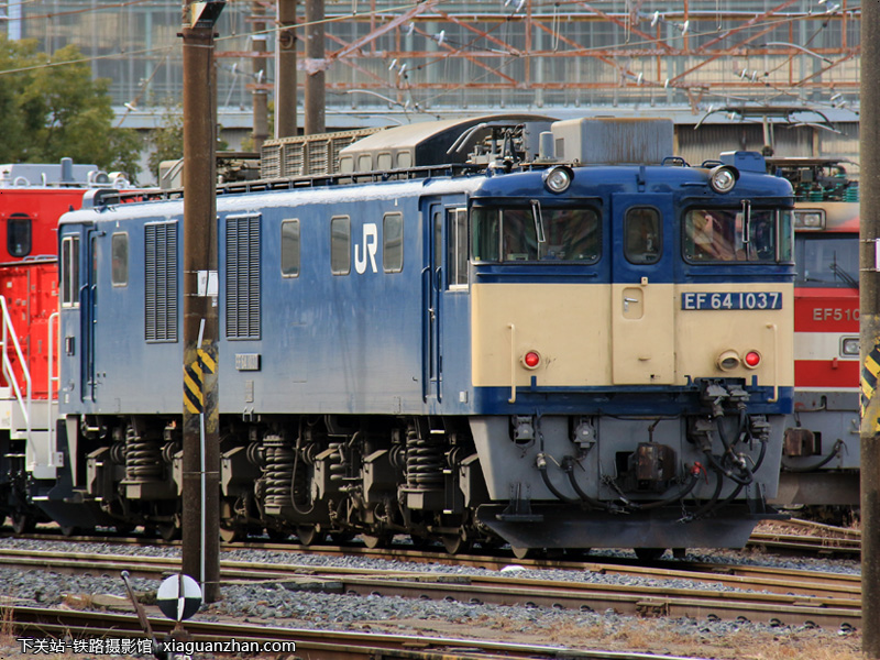 EF64-1037